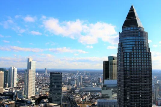 For larger organisations or complex change programmes, we create bespoke training videos, project‑specific content, and secure company log‑ins.